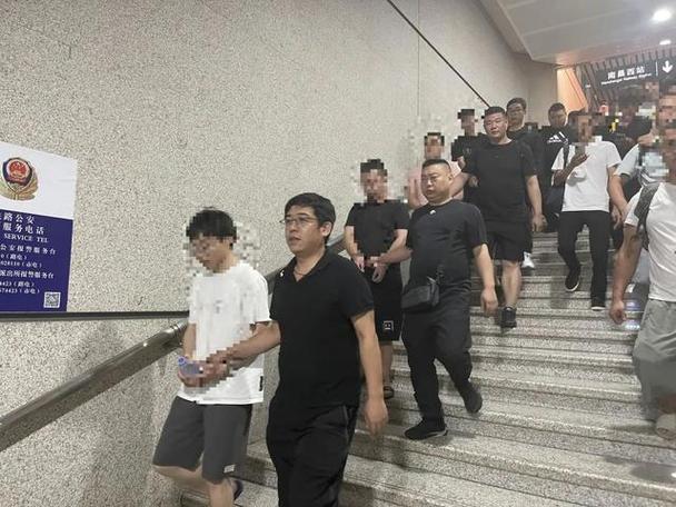 百人团伙以网游为名开赌博平台涉案金额8000万(赌博团伙刘某金币民警) 99链接平台