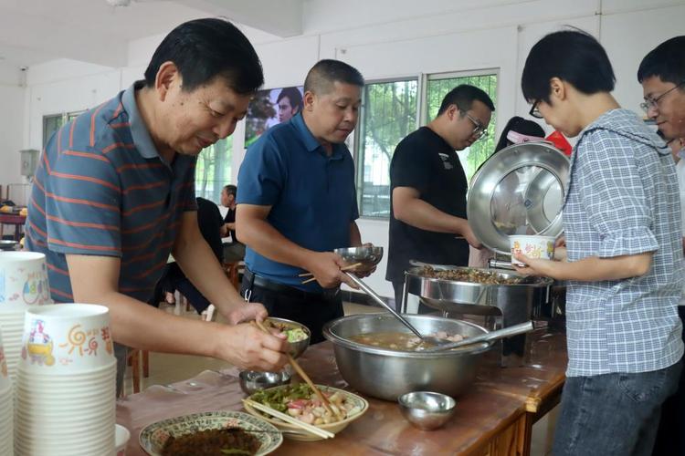 新时代中国调研行·长江篇丨三峡坝区：建立“数字食堂”推进公务改革(食堂数字公务接待就餐) 99链接平台