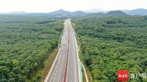 沿着高速看中国｜行走海南高速：感受自贸港建设热潮(建设热潮海口新华社记者高速公路) 软件优化