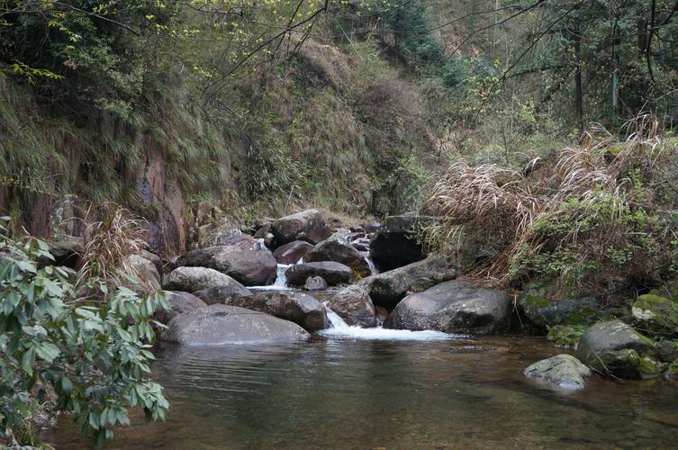 泉水下山汇成湖 农民下山好光景(下山搬迁扶贫畲族群众) 软件优化