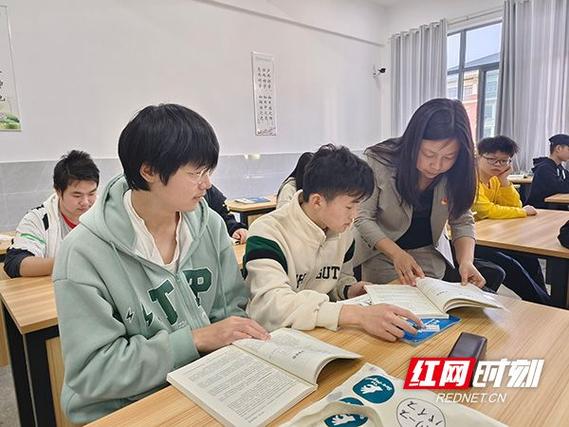 湖南软件职大教师刘佳：守初心  担使命  努力为学校发展助力添彩(学生育人初心职大学校) 99链接平台